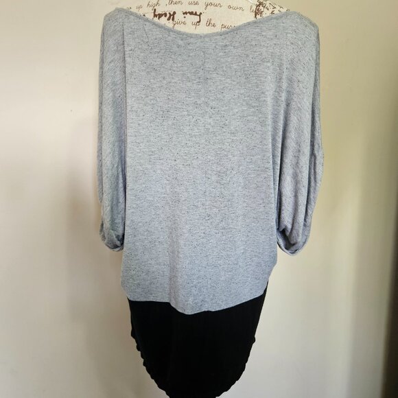3/$25 Dolman sleeve top - Picture 6 of 12